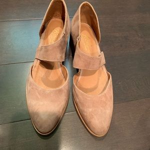 Rebels suede blush heels size 7.5 / 38